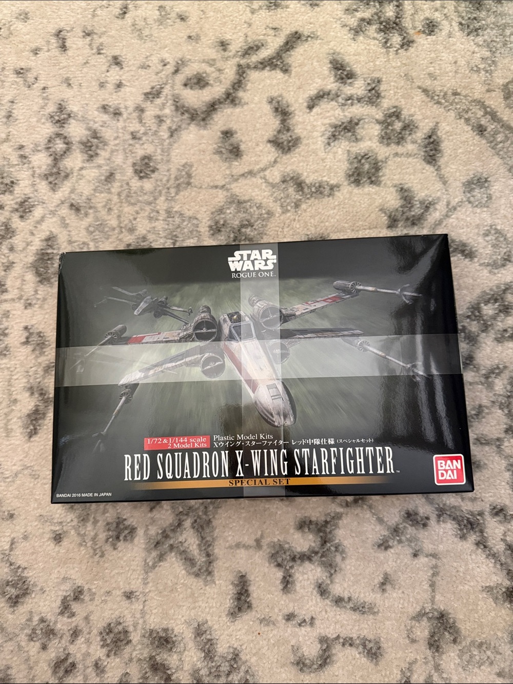 Star Wars Red Squadron X-Wing Starfighter Model Kit - Black & Red